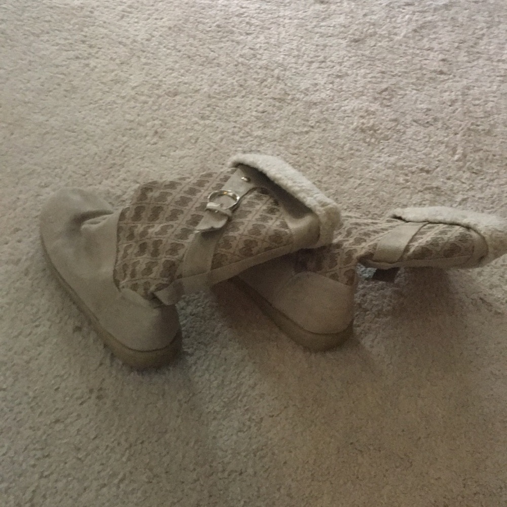 Guess boots